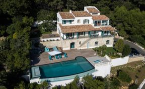 Photo of Cannes Blue