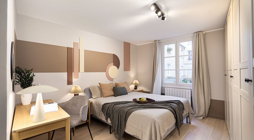 Photo of Left Bank Light