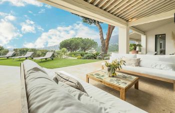 Riviera Stone Pine Holiday Home