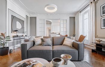 Le Marais Light Holiday Home