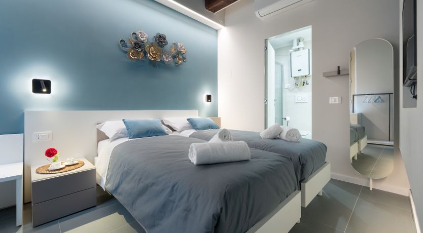 Photo of Boutiques & Landmarks