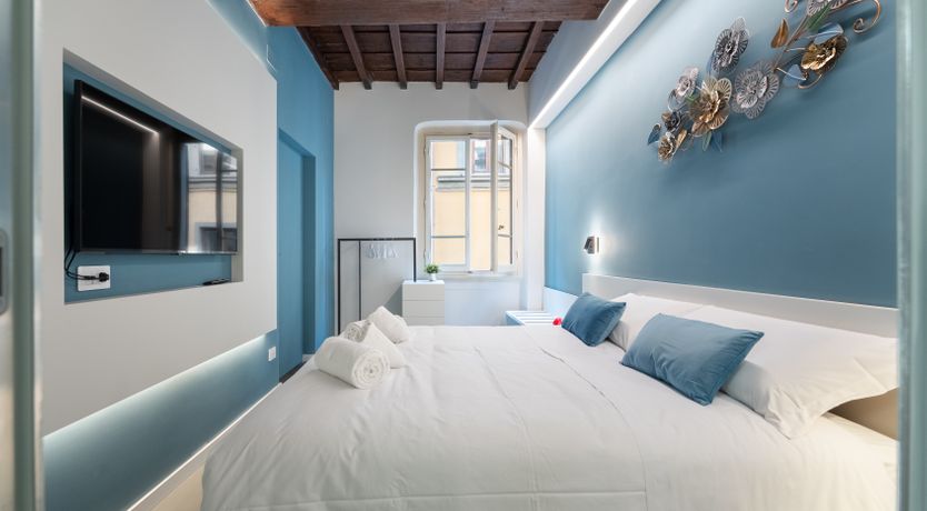 Photo of Boutiques & Landmarks