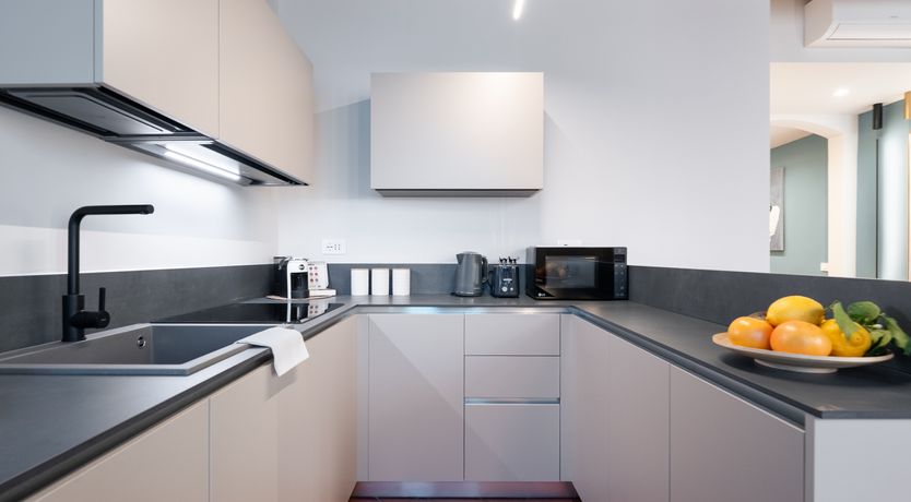 Photo of Boutiques & Landmarks