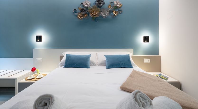 Photo of Boutiques & Landmarks