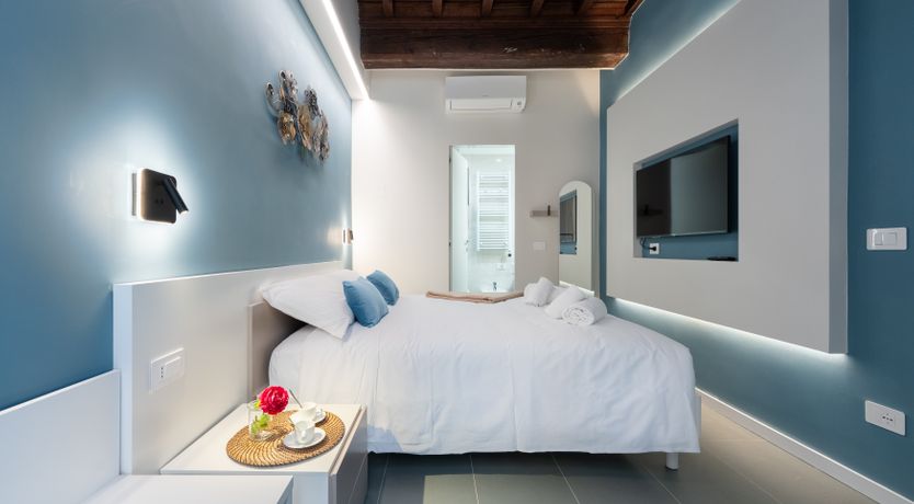 Photo of Boutiques & Landmarks