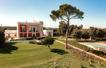 Abode of Love Holiday Home
