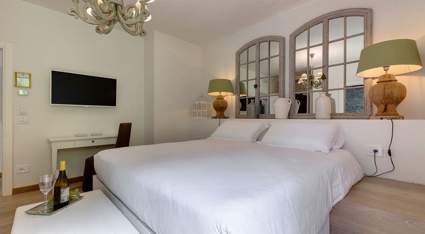 Photo of Vine & Sunlight