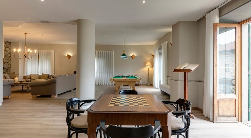 Photo of Vine & Sunlight