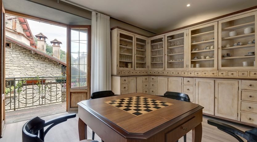 Photo of Vine & Sunlight