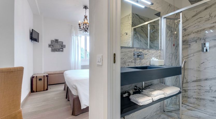 Photo of Vine & Sunlight