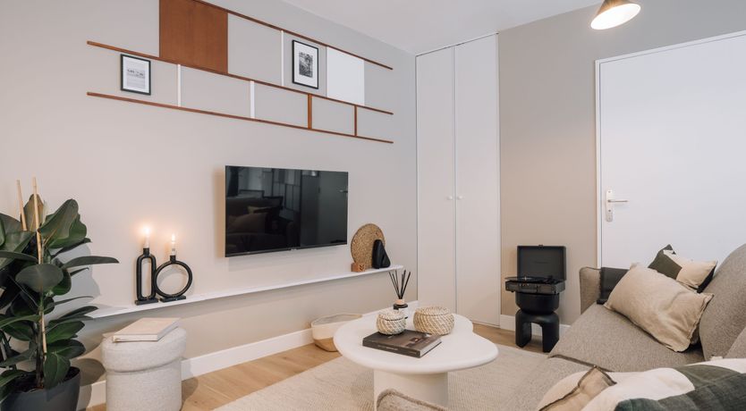 Photo of Orange & Noir