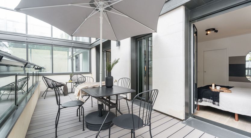 Photo of Orange & Noir