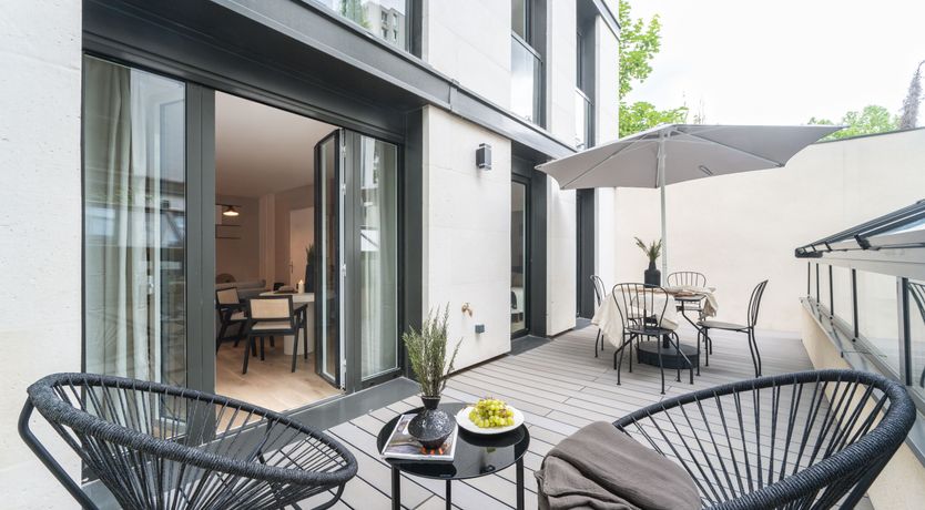 Photo of Orange & Noir