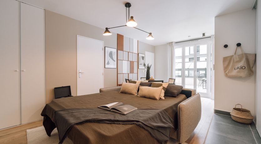 Photo of Orange & Noir