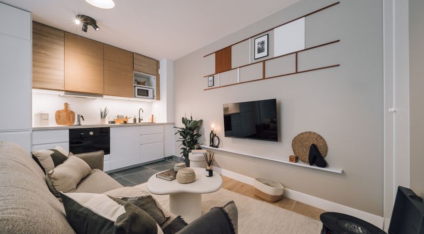 Photo of Orange & Noir