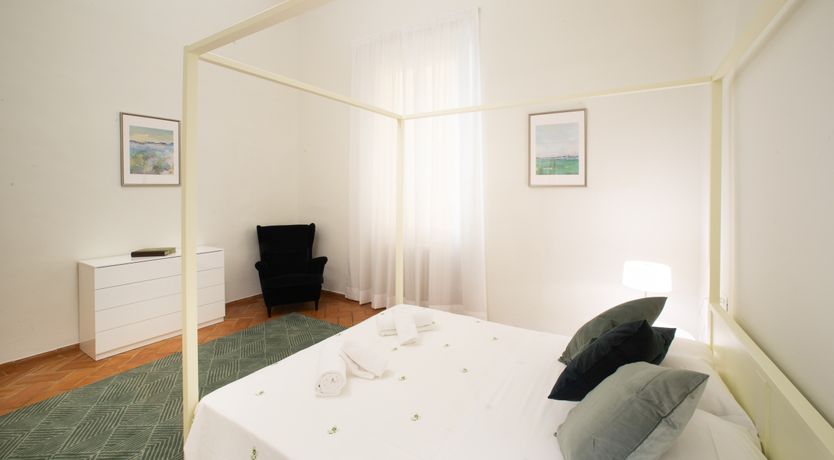 Photo of Frescoed Love