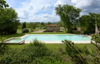 Peaceful Love Holiday Home