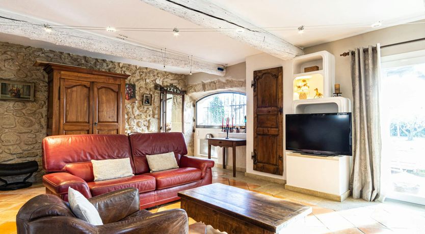 Photo of Under The Linden Tree