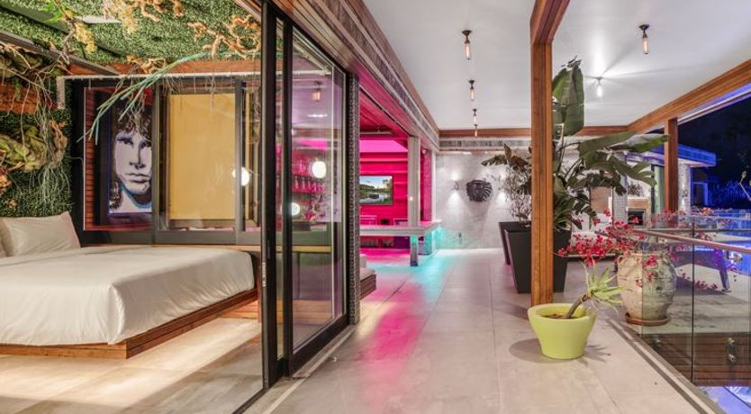 Photo of Hollywood Icon