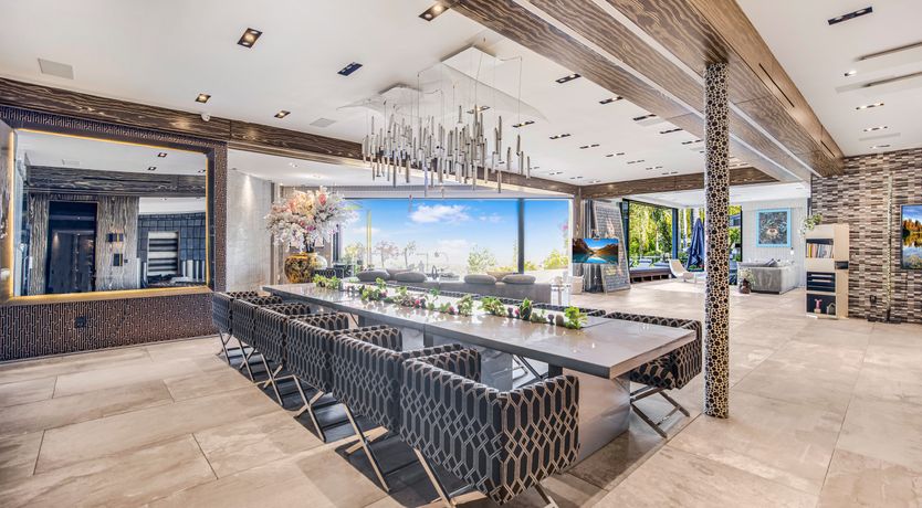 Photo of Hollywood Icon