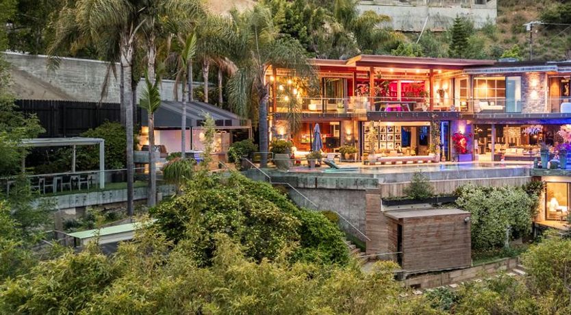 Photo of Hollywood Icon