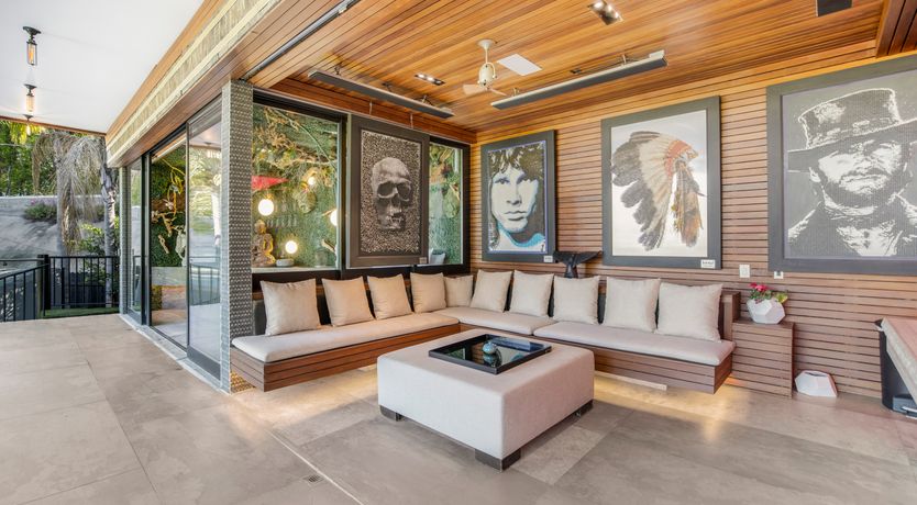 Photo of Hollywood Icon