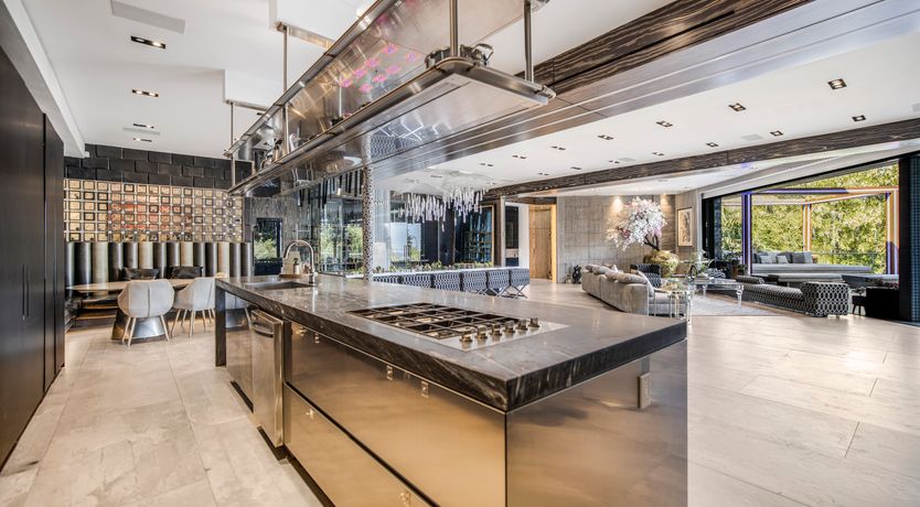 Photo of Hollywood Icon