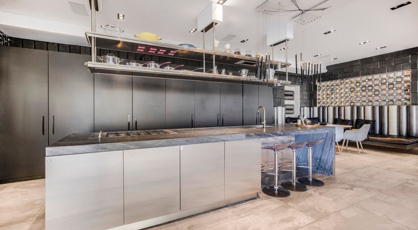 Photo of Hollywood Icon