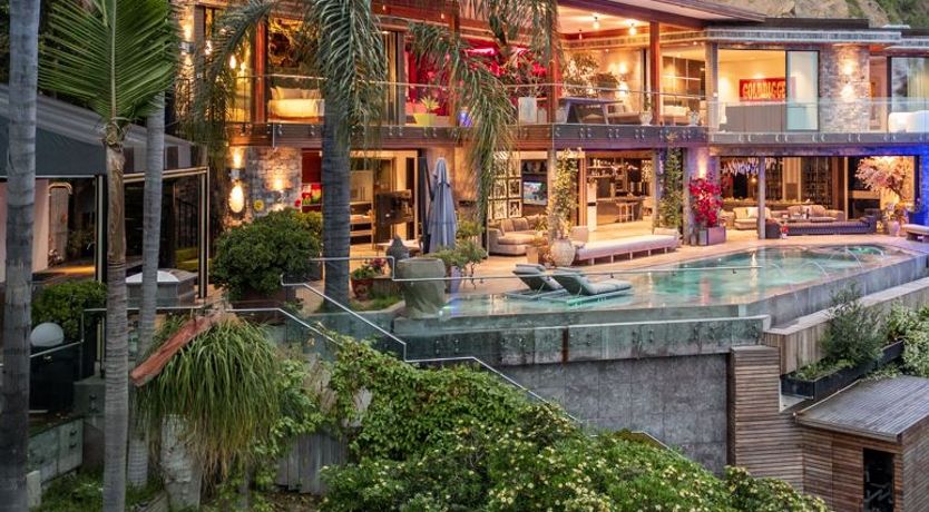 Photo of Hollywood Icon