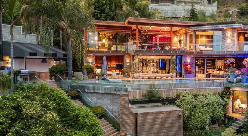 Photo of Hollywood Icon