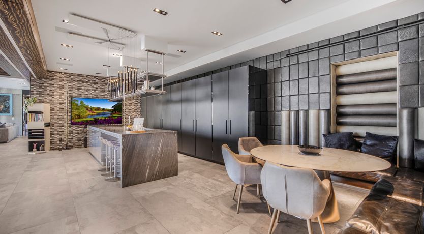 Photo of Hollywood Icon