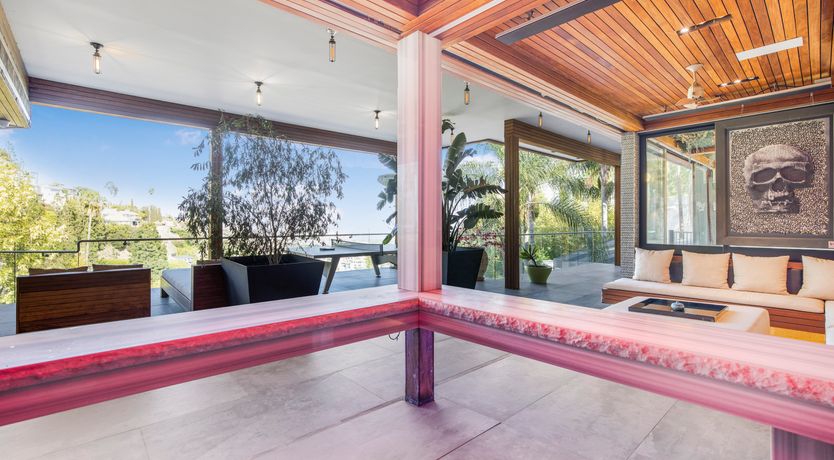 Photo of Hollywood Icon