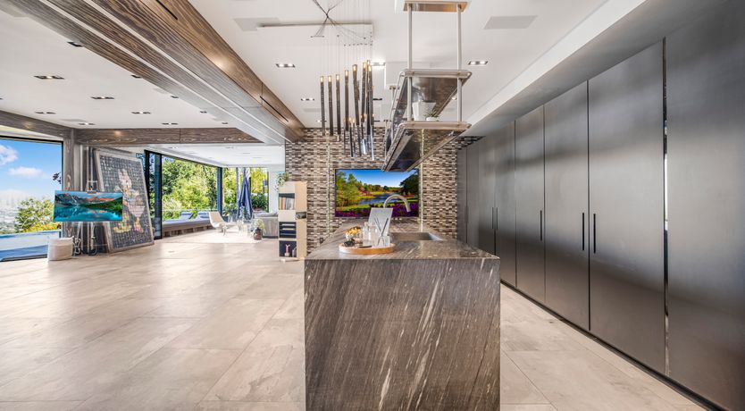 Photo of Hollywood Icon