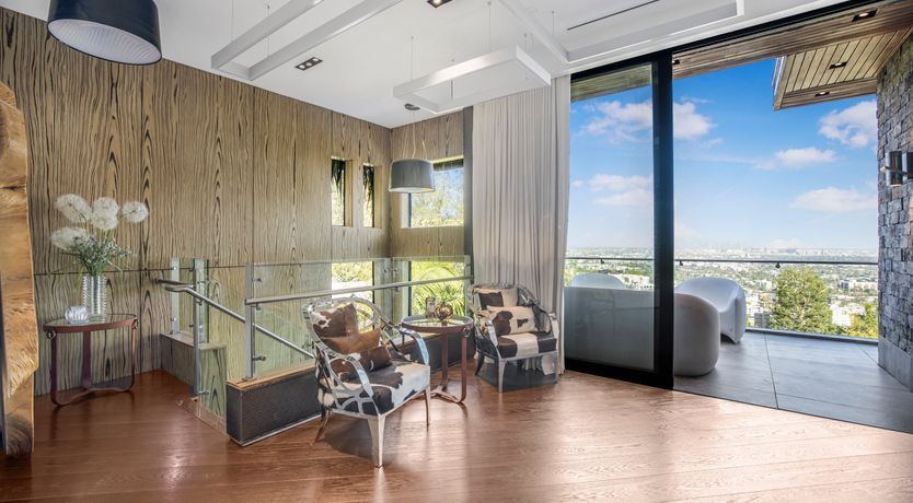 Photo of Hollywood Icon