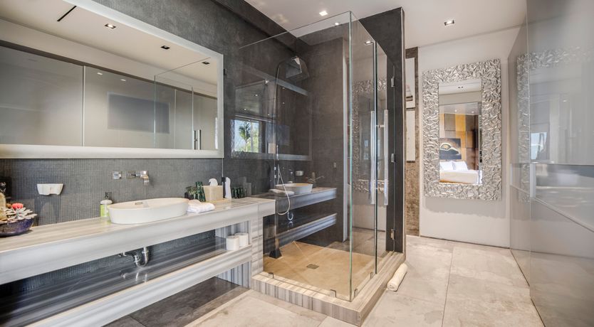 Photo of Hollywood Icon