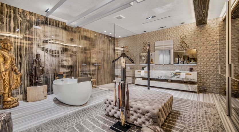 Photo of Hollywood Icon