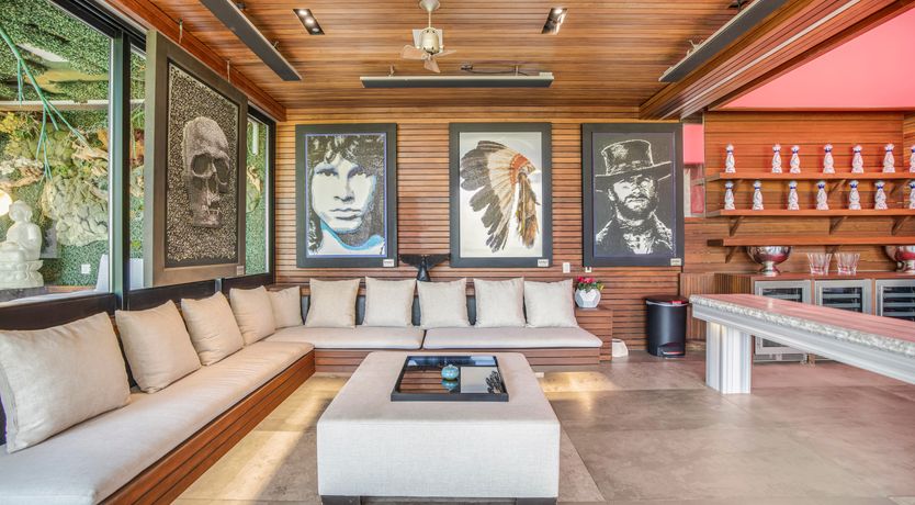 Photo of Hollywood Icon