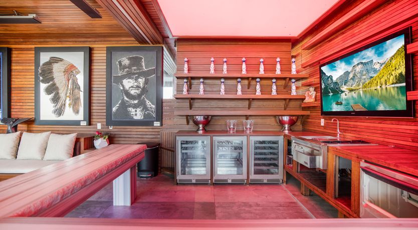 Photo of Hollywood Icon