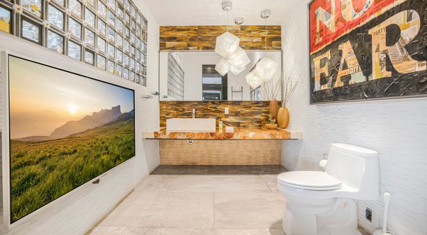 Photo of Hollywood Icon