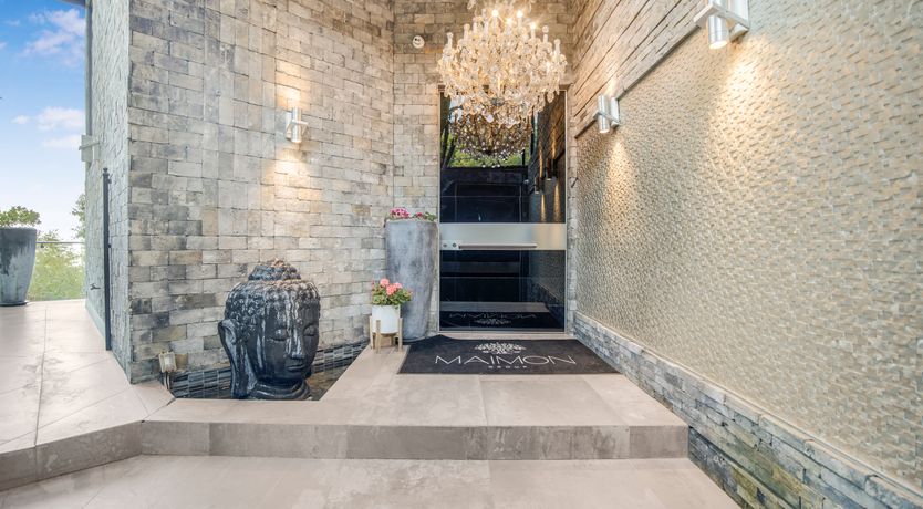 Photo of Hollywood Icon