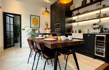 TV Studio Hideaway Holiday Home