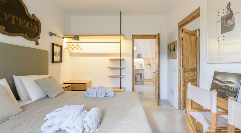 Photo of Stone & Nectarine