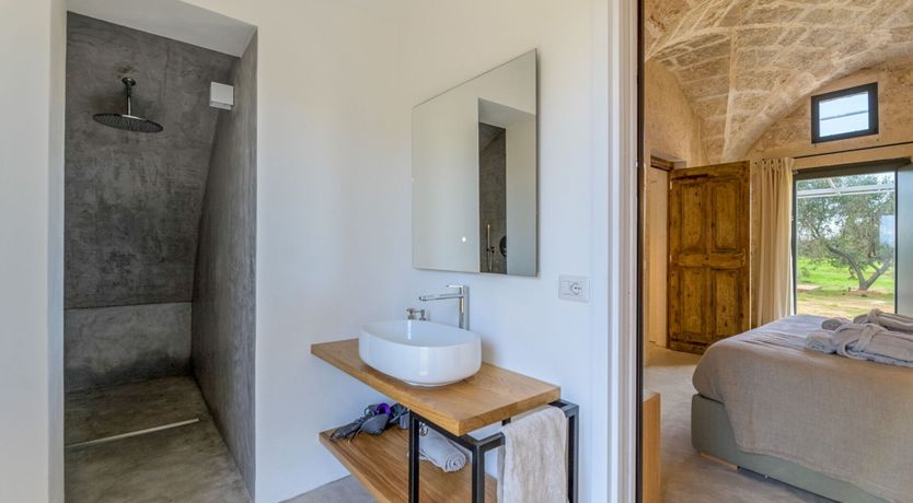 Photo of Stone & Nectarine