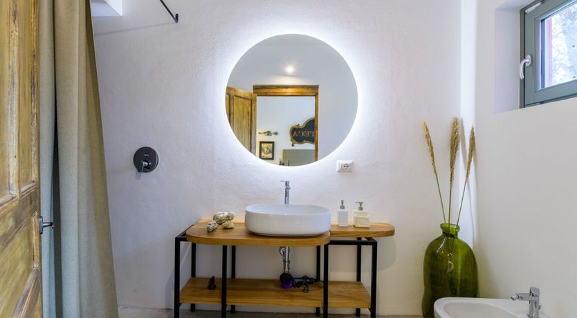 Photo of Stone & Nectarine