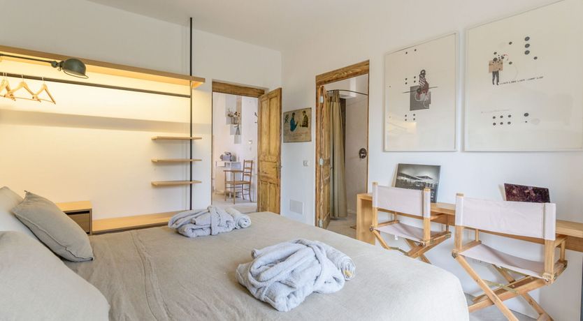 Photo of Stone & Nectarine