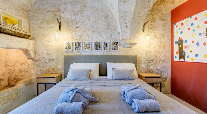 Photo of Stone & Nectarine