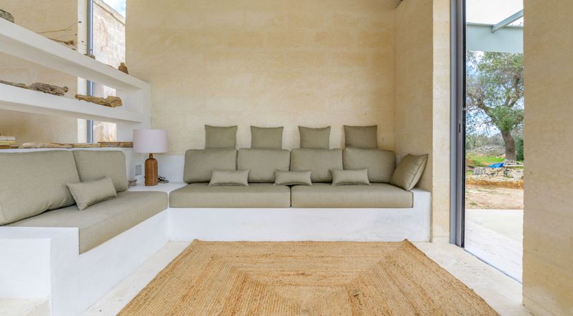 Photo of Stone & Nectarine