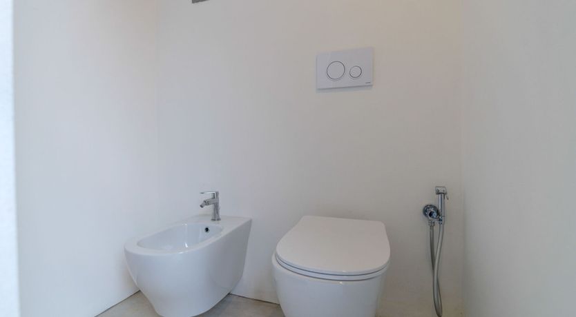 Photo of Stone & Nectarine