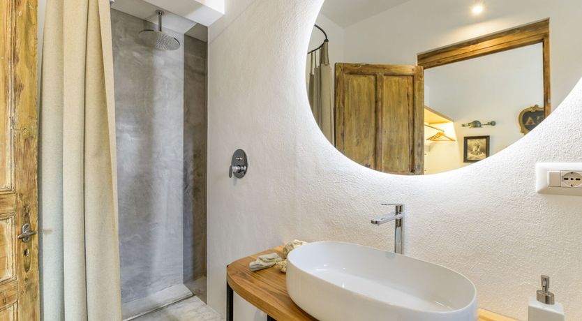 Photo of Stone & Nectarine