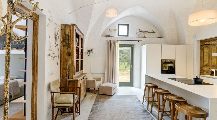 Photo of Stone & Nectarine